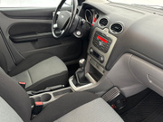 2010 Ford Focus - Image 21 - Thumbnail