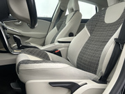 2017 Volvo V40 Cross Country - Image 11 - Thumbnail