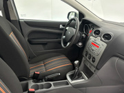 2009 Ford Focus - Image 15 - Thumbnail