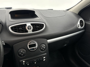 2010 Renault Clio - Image 20 - Thumbnail