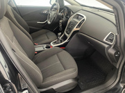 2011 Opel Astra - Image 9 - Thumbnail