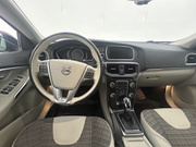 2017 Volvo V40 Cross Country - Image 19 - Thumbnail