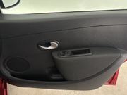 2010 Renault Clio - Image 13 - Thumbnail