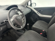 2007 Toyota Yaris - Image 8 - Thumbnail