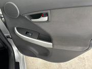 2010 Toyota Prius - Image 11 - Thumbnail