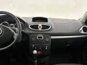 2010 Renault Clio - Image 19 - Thumbnail