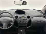 2002 Toyota Yaris - Image 20 - Thumbnail